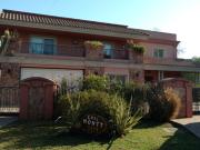 Venta de espectacular Casa 5 o mas ambientes en La...