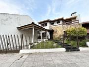 Venta de espectacular Casa 5 o mas ambientes en La...
