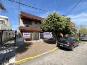 Venta de espectacular Casa 5 o mas ambientes en La...