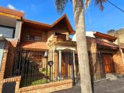 Venta de espectacular Casa 5 o mas ambientes en La...
