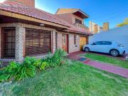 Venta de espectacular Casa 5 o mas ambientes en La Plata...