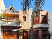 Venta de espectacular Casa 5 o mas ambientes en Liniers
