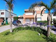 Venta de espectacular Casa 5 o mas ambientes en Moreno