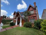 Venta de espectacular Casa 5 o mas ambientes en Morón El...