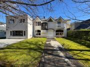 Venta de espectacular Casa 5 o mas ambientes en Neuquén