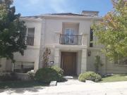 Venta de espectacular Casa 5 o mas ambientes en Neuquén