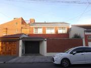 Venta de espectacular Casa 5 o mas ambientes en Quilmes