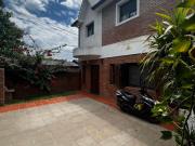 Venta de espectacular Casa 5 o mas ambientes en Rosario
