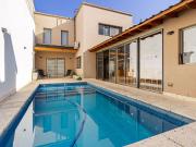 Venta de espectacular Casa 5 o mas ambientes en Saavedra