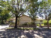 Venta de espectacular Casa 5 o mas ambientes en Tres De...