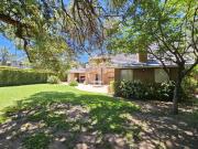 Venta de espectacular Casa 5 o mas ambientes en Tres De...