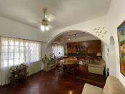 Venta de espectacular Casa 5 o mas ambientes en Villa Devoto