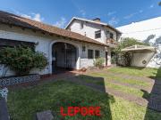 Venta de espectacular Casa 5 o mas ambientes en Villa Luro