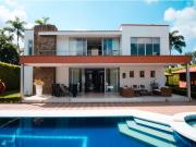 VENTA DE ESPECTACULAR CASA EN CONJUNTO CERRADO, CERRITOS...