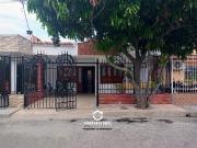 Venta de ESPECTACULAR casa remodelada, Los Nogales