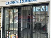 Venta de espectacular Local en Liniers