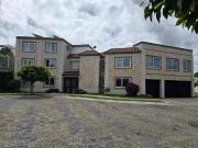 VENTA DE ESPECTACULAR RESIDENCIA EN LOMAS DE...