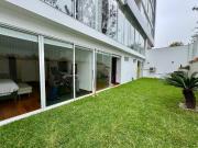 ¡Venta de estupendo departamento con jardín en la mejor...