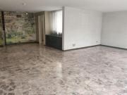 Venta de Excelente Casa para Remodelar en Calle Cerrada...