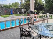 Venta de excelente casa para remodelar en Paseos de Los...