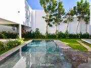 Venta de exclusiva residencia en Privada en Altabrisa