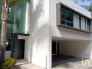 VENTA DE EXCLUSIVA RESIDENCIA EN ZONA RECTA A CHOLULA