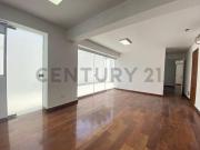 Venta de Flat en Primer Piso en Surco