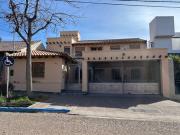 VENTA DE GRAN CASA EN BARRIO CANTU, SEXTA SECCIÓN