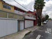 VENTA DE GRANDE CASA EN CALLE POSTA, COL. COLINA DEL...