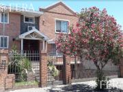 Venta de hermosa Casa 4 ambientes con amplio fondo...