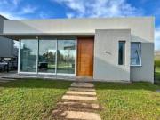 Venta de hermosa casa a estrenar de 4 ambientes en el...