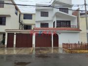 Venta De Hermosa Casa Con Piscina En Chorrillos Cedros...