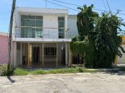 VENTA DE HERMOSA CASA DE DOS NIVELES EN LA COLONIA...