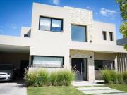 VENTA DE CASA 5 AMBIENTES EN PUERTOS DEL LAGO ACACIAS...