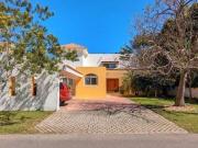 Venta de Hermosa Casa en Club de Golf La Ceiba Frente Al...