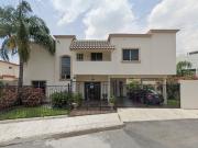 VENTA DE HERMOSA CASA EN CONTRY MONTERREY