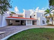 Venta de Hermosa casa en La Ceiba, Club de Golf