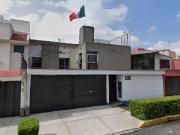 Venta de hermosa casa en Paseos de Taxque?a