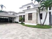 Venta de hermosa casa en Riberas del Batan via Samborondon