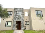 VENTA DE HERMOSA CASA EN SAN SEBASTIAN