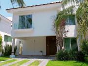 VENTA DE HERMOSA CASA GRANDE EN FRACCIONAMIENTO VALLE REAL VENTA DE HERMOSA CASA GRANDE EN FRACCIONAMIENTO VALLE REAL