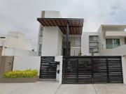 Venta de hermosa propiedad a solo 7 minutos del Estadio...