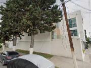 Venta de hermosa y muy grande casa a 4 Minutos de Plaza...