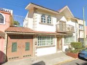 Venta de hermosa y muy grande propiedad ubicada a 3...