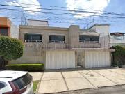 Venta de hermosa y muy grande propiedad ubicada en zona...