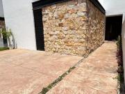 VENTA DE IMPECABLE CASA EN PRIVADA EN MÉRIDA. 3...