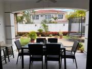VENTA DE LINDA VILLA EN LA VÍA SAMBORONDON, ENTRELAGOS