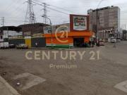 VENTA DE LOCAL COMERCIAL AL FRENTE DE MEGA PLAZA ID: 2 2...