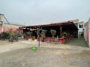 Venta de local comercial como terreno en Ate AT....