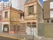 Venta de local como terreno en Av. Paseo de la República...